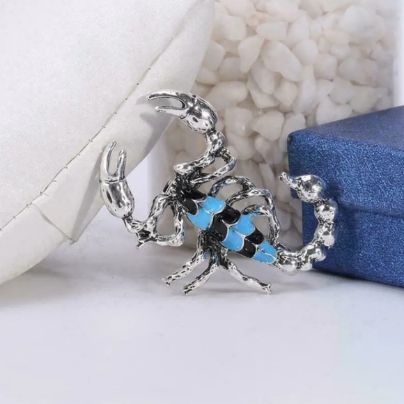 Silver plated black-and-blue scorpion  Necklace/brooch - Picture 11 of 15